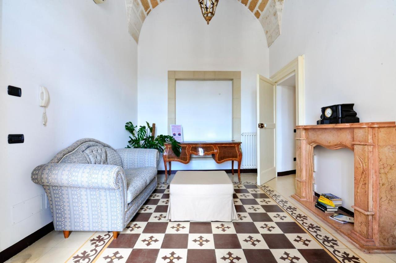 Castriota 19 - Jacuzzi Apartment Sit Lecce Exterior photo