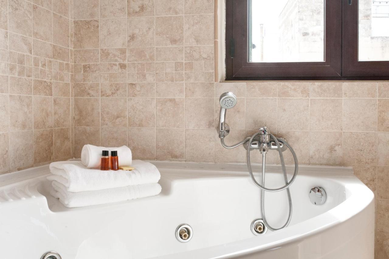 Castriota 19 - Jacuzzi Apartment Sit Lecce Exterior photo